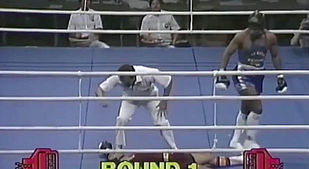 VIDEO: Ngỡ ngàng chiến thắng 9 giây của Mike Tyson ở tuổi 15 VIDEO: Ngỡ ngàng chiến thắng 9 giây của Mike Tyson ở tuổi 15