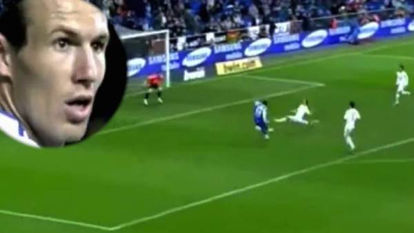VIDEO: Khoảnh khắc bi hài của Robben trong màu áo Real Madrid VIDEO: Khoảnh khắc bi hài của Robben trong màu áo Real Madrid