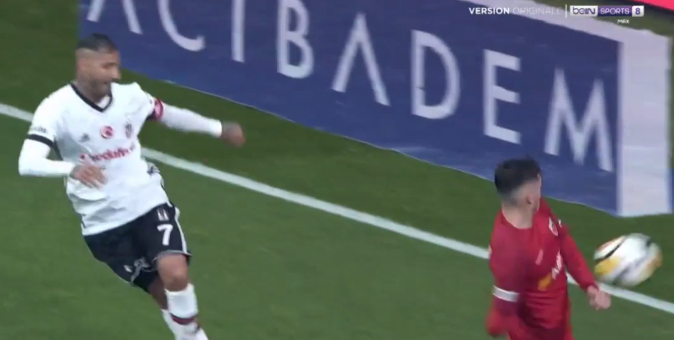 VIDEO: Quaresma tạt bóng kiến tạo tuyệt đẹp bằng rabona VIDEO: Quaresma tạt bóng kiến tạo tuyệt đẹp bằng rabona