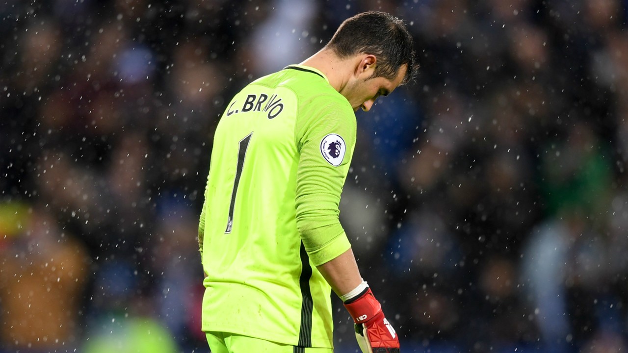 Bravo gây thất vọng lớn tại Etihad M.U, Arsenal,đội hình tệ nhất NHA 2016/17,đội hình tệ nhất ngoại hang anh,ngoại hang anh,premier league