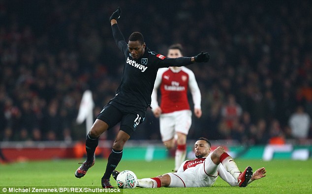 West Ham không thể tạo ra bất ngờ trước Arsenal