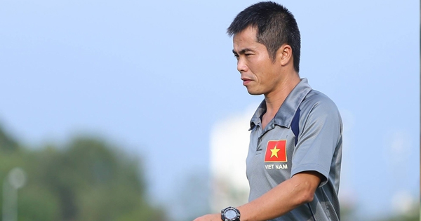 HLV Minh Đức khuyên học trò không bắt chước Công Phượng đá panenka HLV Minh Đức khuyên học trò không bắt chước Công Phượng