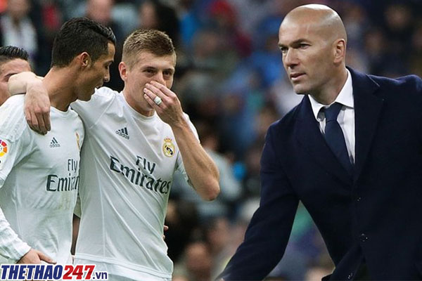 CR7 muốn HLV Zidane tin dùng Kroos nhiều hơn nữa Tây Ban Nha, tin bóng đá Tây Ban Nha, tin tức Tây Ban Nha 18/4, La Liga, cúp Nhà vua, Nou Camp,Los Blancos