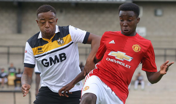 HLV Mourinho đặc biệt ấn tượng với tài năng U21 Man Utd, Tosin Kehinde Ngoại hạng Anh, Premier League, bóng đá Anh, tin tức MU, Quỷ đỏ, chuyển nhượng MU