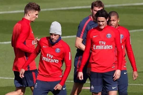 Neymar và Cavani trong buổi tập gần đây Neymar và Cavani trong buổi tập gần đây