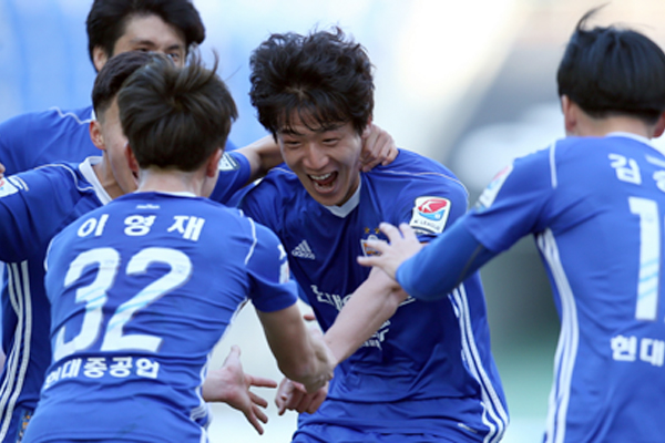Ulsan Huyndai mang nhiều cầu thủ chất lượng sang Việt Nam đấu giao hữu Ulsan Huyndai mang nhiều cầu thủ chất lượng sang Việt Nam đấu giao hữu