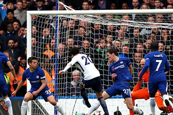 Chelsea để thua ngược trước Tottenham