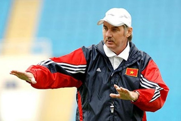 HLV Alfred Riedl vẫn đang tìm kiếm cơ hội trở lại Đông Nam Á làm việc bóng đá Việt Nam, V-League, tin tức V-League, HLV Alfred Riedl, bóng đá Đông Nam Á, ĐT Việt Nam