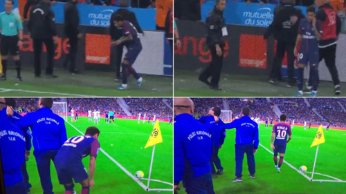 Neymar nhận mưa vật thể khi đá trên sân của Marseille neymar, psg, cavani, hlv emery,ligue 1