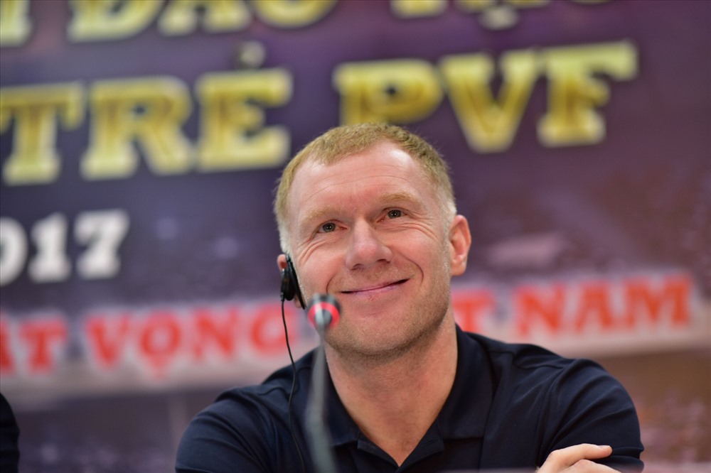 Scholes chuyên nghiệp và nghiêm túc khi làm việc tại PVF Việt Nam, Scholes, PVF, Ryan Giggs