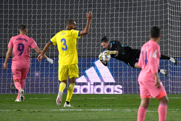 Trực tiếp Real Madrid 0-1 Cadiz: Dồn lực tấn công Ảnh 1
