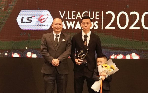 Văn Quyết là cầu thủ xuất sắc nhất V-League 2020 Ảnh 1