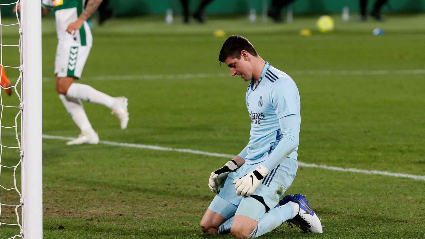Thibaut Courtois menyalahkan wasit atas undian Elche Photo 1