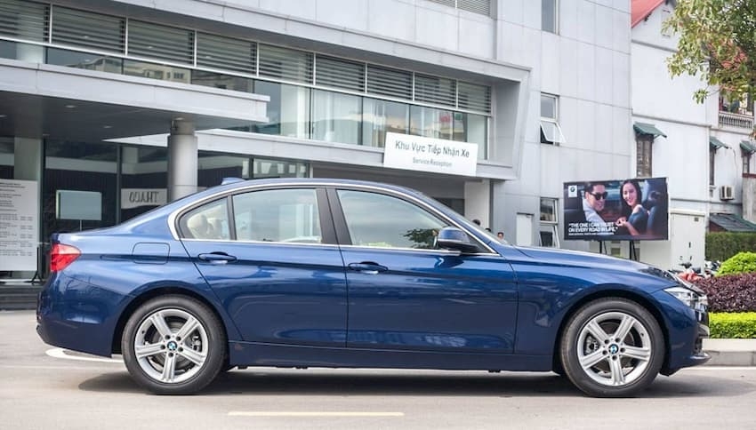 Thân xe BMW 320i