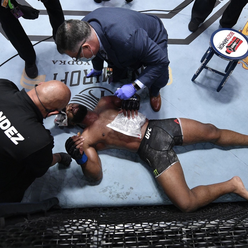Tyron Woodley đã bị gãy xương sườn trong trận đấu với Colby Covington