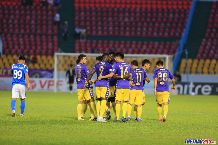 Than Quang Ninh Direct 0-4 Hanoi: Rimario Brace Photo 1