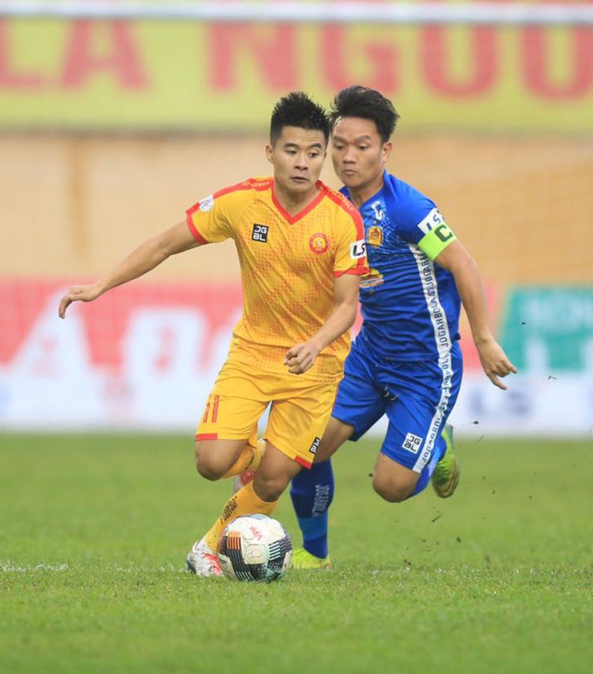 Quảng Nam thất bại 1-2 trước Thanh Hóa trong ngày HLV Nguyễn Thành Công đối đầu với đội bóng cũ
