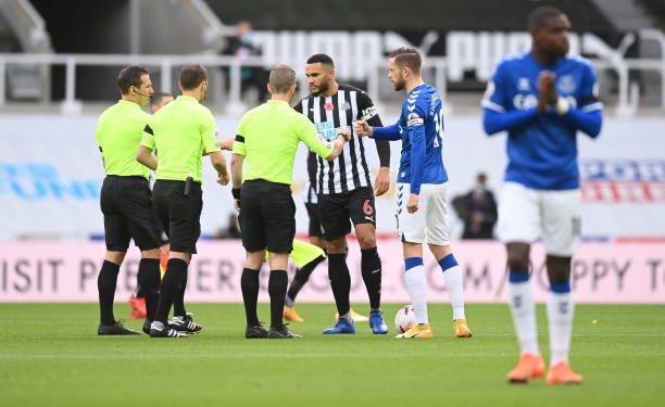 Newcastle direct 0-0 Everton: Pickford suddenly had to book Photo 1