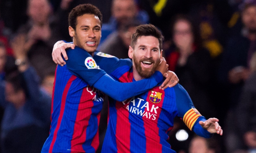 HOT Football News 3/12: Messi melepas kaos nomor 10 untuk menghormati Maradona? Foto 1
