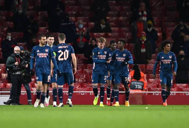 Direct Arsenal 4-1 Rapid Wien: Tim tuan rumah memainkan Foto 1
