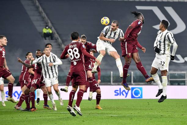 Juventus memenangkan kemenangan dramatis dalam derby Turin Foto 1