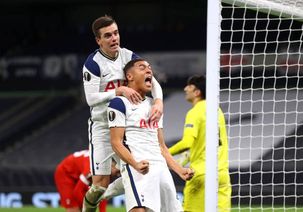 Bale, Kane membuat tanda, Tottenham memenangkan semua 3 poin Foto 1