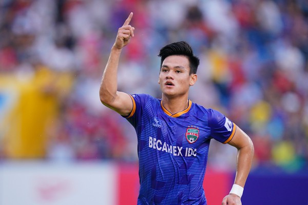 Tuyển thủ Việt Nam rơi vào cuộc chiến tranh chấp của 2 đội V-League Ảnh 1