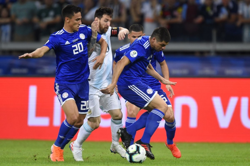 Penilaian sepak bola, Argentina vs Paraguay, kualifikasi Piala Dunia 2022