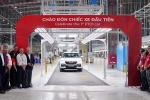 Cận cảnh chiếc xe VinFast đầu tiên lăn bánh tại Hải Phòng Cận cảnh chiếc xe VinFast đầu tiên lăn bánh tại Hải Phòng