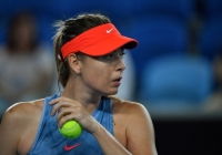 Thắng dễ, “Búp bê Nga” Sharapova vào vòng 3 Australian Open Thắng dễ, “Búp bê Nga” Sharapova vào vòng 3 Australian Open