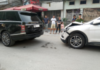 Hyundai Santa Fe tông vào Range Rover và cái kết bất ngờ Hyundai Santa Fe tông vào Range Rover và cái kết bất ngờ