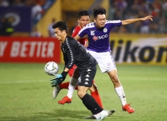 Hanoi FC coach defends Bui Tien Dung for conceding goal