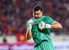 Goalie Van Lam feels great about  Vietnam playing well against Thailand