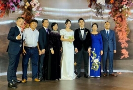 Bố Công Phượng: 'Chúng tôi rất ưng cô con dâu này'