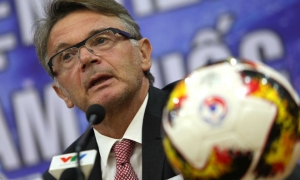 HLV Troussier hiến kế giúp U19 Việt Nam hướng tới giải đấu châu lục HLV Troussier hiến kế giúp U19 Việt Nam hướng tới giải đấu châu lục
