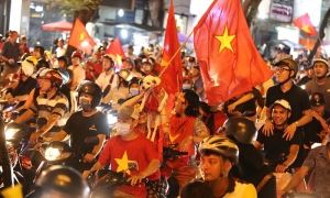 Toàn cảnh giao thông Hà Nội sau chiến thắng của tuyển Việt Nam Toàn cảnh giao thông Hà Nội sau chiến thắng của tuyển Việt Nam