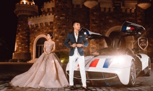 Vợ chồng Minh “Nhựa” khoe dáng bên Pagani Huayra 80 tỷ đồng Vợ chồng Minh “Nhựa” khoe dáng bên Pagani Huayra 80 tỷ đồng