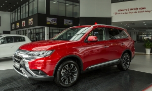 Chi tiết Mitsubishi Outlander 2020 tại Việt Nam, giá từ 825 triệu đồng Chi tiết Mitsubishi Outlander 2020 tại Việt Nam, giá từ 825 triệu đồng