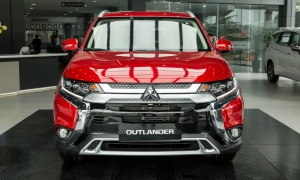 Mitsubishi Outlander 2020: Giá lăn bánh, đánh giá & trải nghiệm thực tế Mitsubishi Outlander 2020: Giá lăn bánh, đánh giá & trải nghiệm thực tế