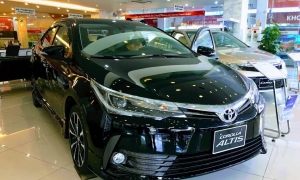 Giá xe Toyota Corolla Altis giảm gần 100 triệu đồng tại Việt Nam Giá xe Toyota Corolla Altis giảm gần 100 triệu đồng tại Việt Nam