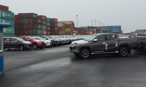 Dàn xe Mitsubishi Triton về Việt Nam, sẵn sàng ra mắt khách hàng Việt Dàn xe Mitsubishi Triton về Việt Nam, sẵn sàng ra mắt khách hàng Việt