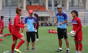 Đại sứ Hàn Quốc hứa tạo điều kiện thuận lợi cho tuyển trẻ Việt Nam Đại sứ Hàn Quốc hứa tạo điều kiện thuận lợi cho tuyển trẻ Việt Nam