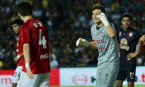Muangthong giành chiến thắng bất ngờ trước Buriram Muangthong giành chiến thắng bất ngờ trước Buriram