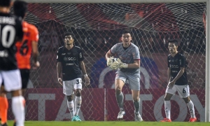 Dang Van Lam explains Muangthong's conceded goal Dang Van Lam explains Muangthong's conceded goal
