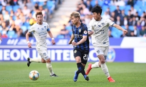 Các cầu thủ Incheon United bày tỏ nỗi nhớ Công Phượng Các cầu thủ Incheon United bày tỏ nỗi nhớ Công Phượng