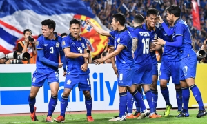 Huyền thoại Thái Lan nghĩ gì khi đội nhà chỉ có 2 tiền đạo? Huyền thoại Thái Lan nghĩ gì khi đội nhà chỉ có 2 tiền đạo?