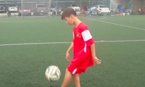 'Ronaldo Hà Nội' tái hiện siêu phẩm ngả bàn đèn vào lưới Juventus 'Ronaldo Hà Nội' tái hiện siêu phẩm ngả bàn đèn vào lưới Juventus