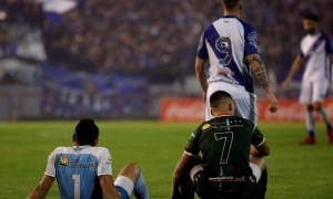 Đội bóng Argentina tái hiện màn bỏ trận đấu như CLB ở V-league Đội bóng Argentina tái hiện màn bỏ trận đấu như CLB ở V-league