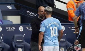 Pep và Aguero khẩu chiến gần 1 phút trong ngày VAR can thiệp Pep và Aguero khẩu chiến gần 1 phút trong ngày VAR can thiệp