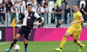 Trực tiếp Juventus 1-1 Verona: Ronaldo kiến tạo, Ramsey ghi bàn Trực tiếp Juventus 1-1 Verona: Ronaldo kiến tạo, Ramsey ghi bàn